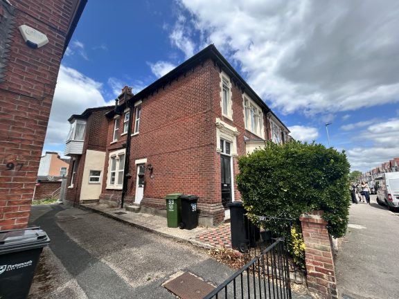 Gladys Avenue Image