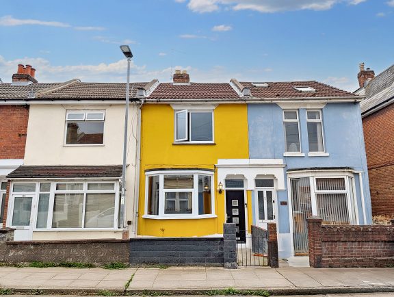 Queens Road Image