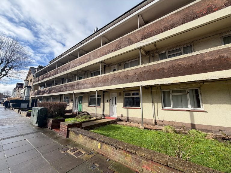 London Road, Portsmouth, PO2