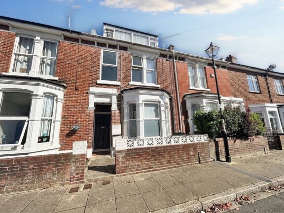 25c Lowcay Road Image